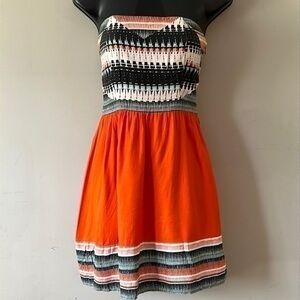 URBAN OUTFITTERS Silence + Noise Aztec Strapless Dress
SIZE SMALL